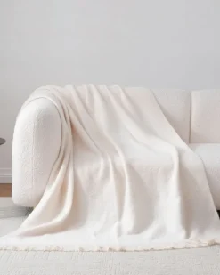 Best Dunnes Stores Boucle Knit Throw